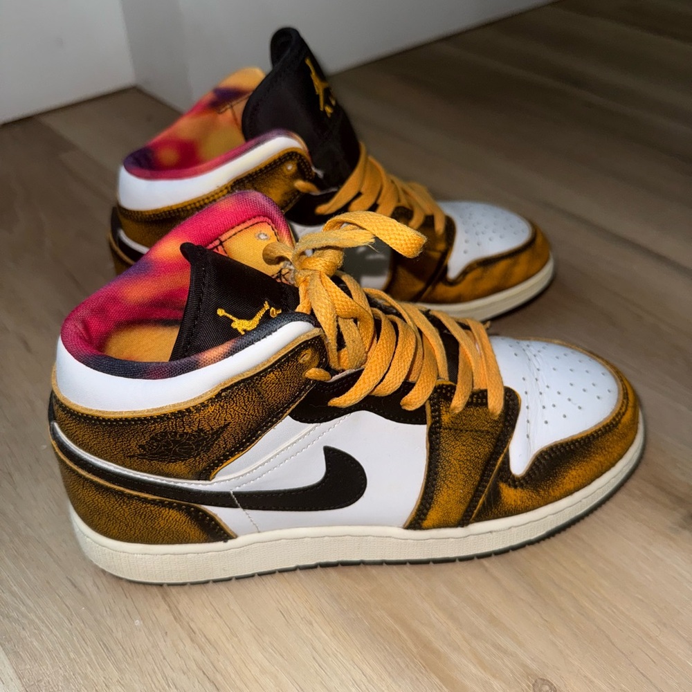 Nike Multicolor Athletic Shoes
